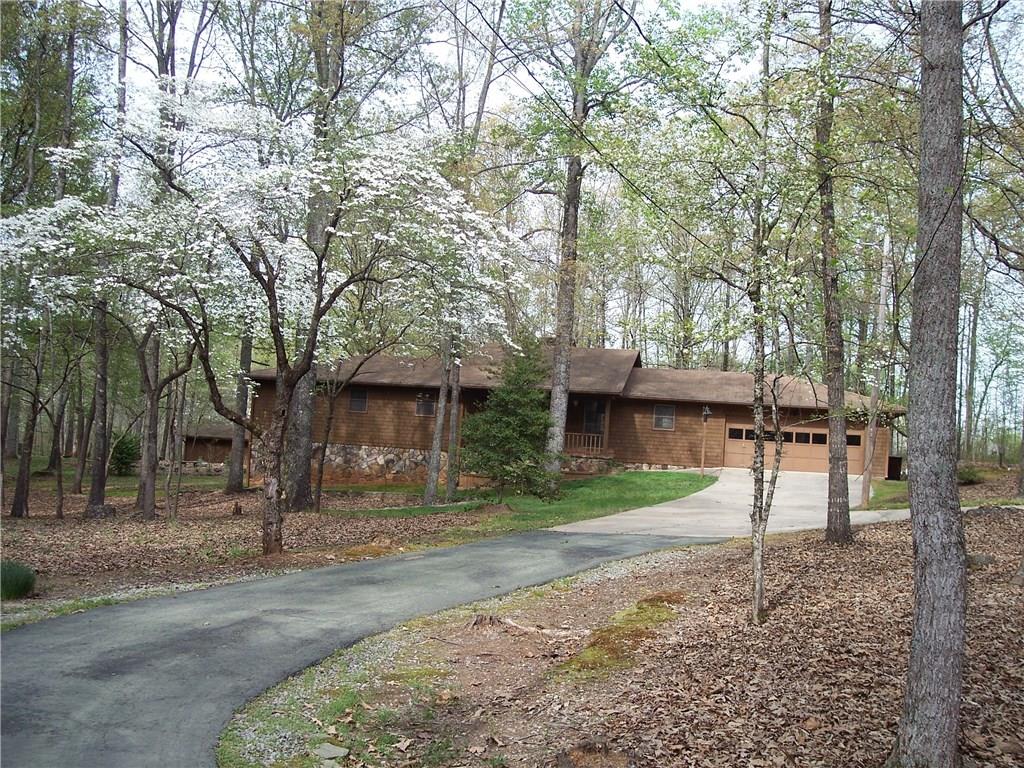 2446 E Maddox Road, Buford, GA 30519
