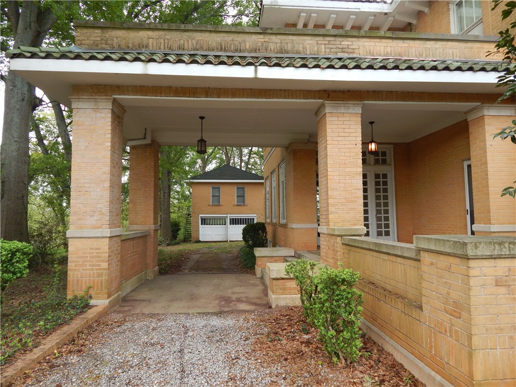 1557 SOUTH BROAD Street, Commerce, GA 30529