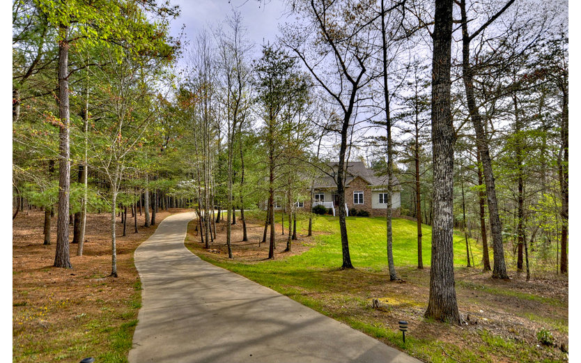 140 CLEAR CREEK SPRINGS, Ellijay, GA 30536