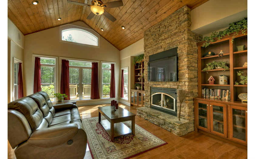 140 CLEAR CREEK SPRINGS, Ellijay, GA 30536