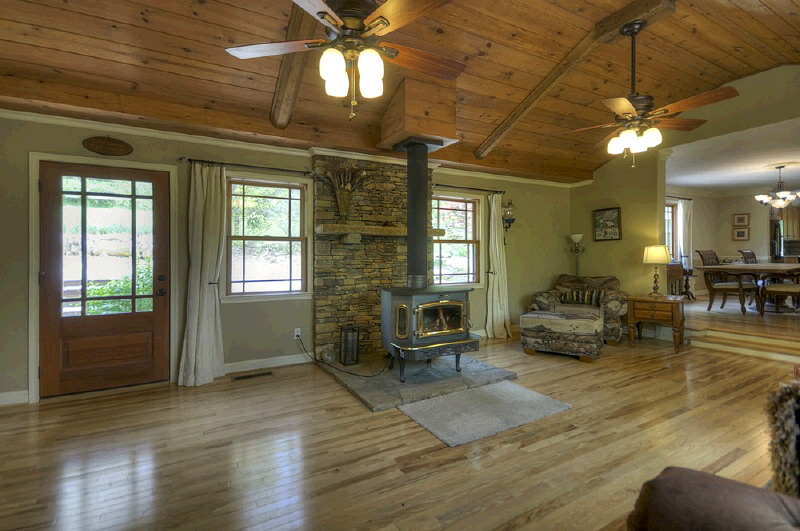 6846 Roy Road, Ellijay, United States 30536