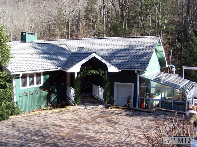 739 Knob Drive, Sky Valley, GA 30537