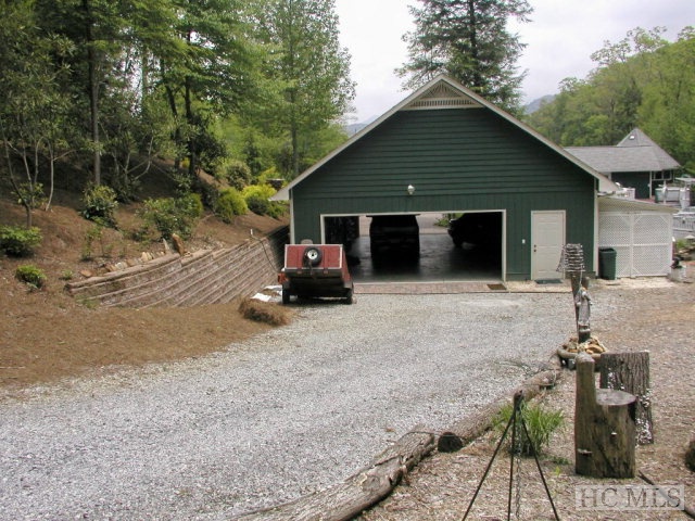 739 Knob Drive, Sky Valley, GA 30537