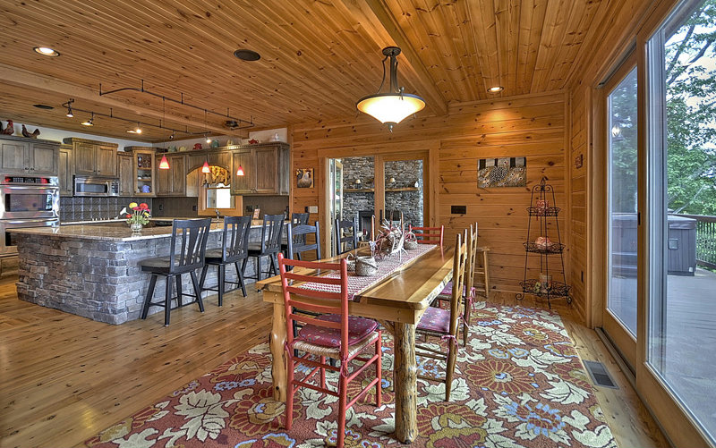 9329 HWY 52, Ellijay, GA 30540