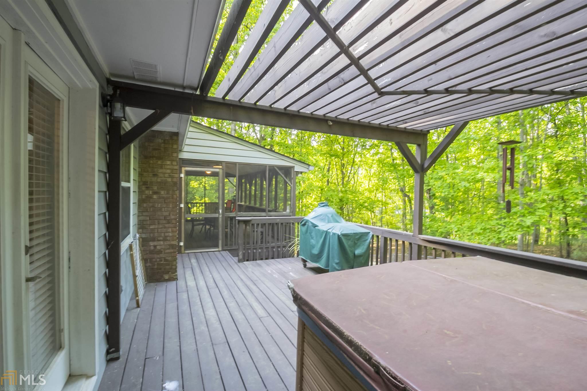 6513 Bermuda Ln, Flowery Branch, GA 30542