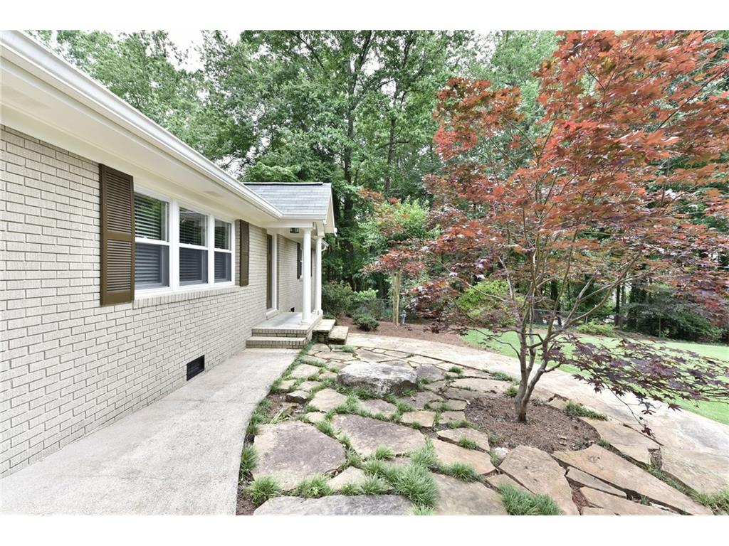 6487 Bluewaters Drive, Flowery Branch, GA 30542