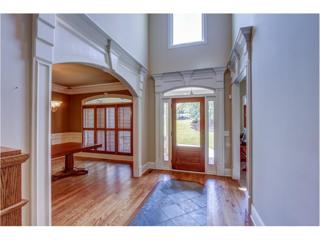 4268 Creek Valley Point, Flowery Branch, GA 30542