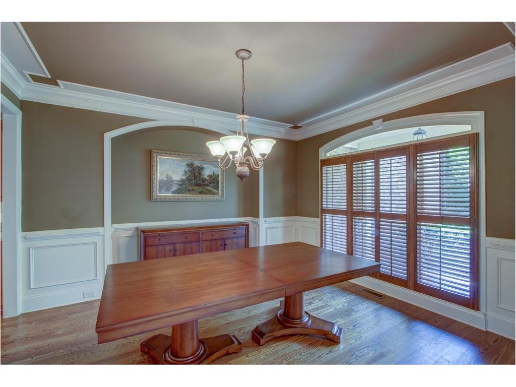 4268 Creek Valley Point, Flowery Branch, GA 30542