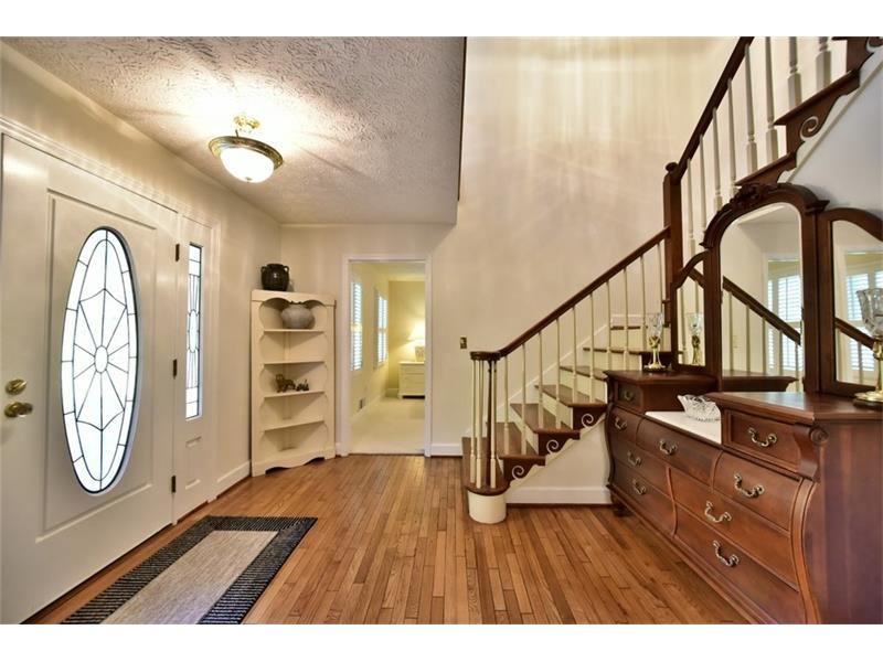 4727 Steeplechase Lane, Flowery Branch, GA 30542