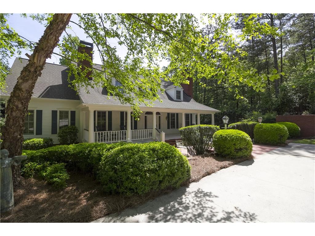 6615 Sweetwater Point, Flowery Branch, GA 30542