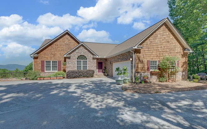 883 RAMEY MOUNTAIN ROAD, Hiawassee, GA 30546