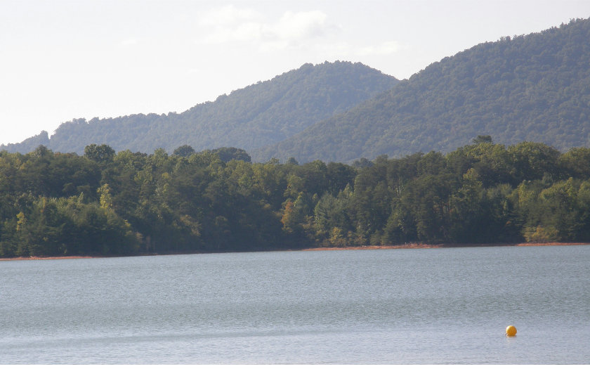 1659 CHATUGE SHORES ROAD, Hiawassee, GA 30546