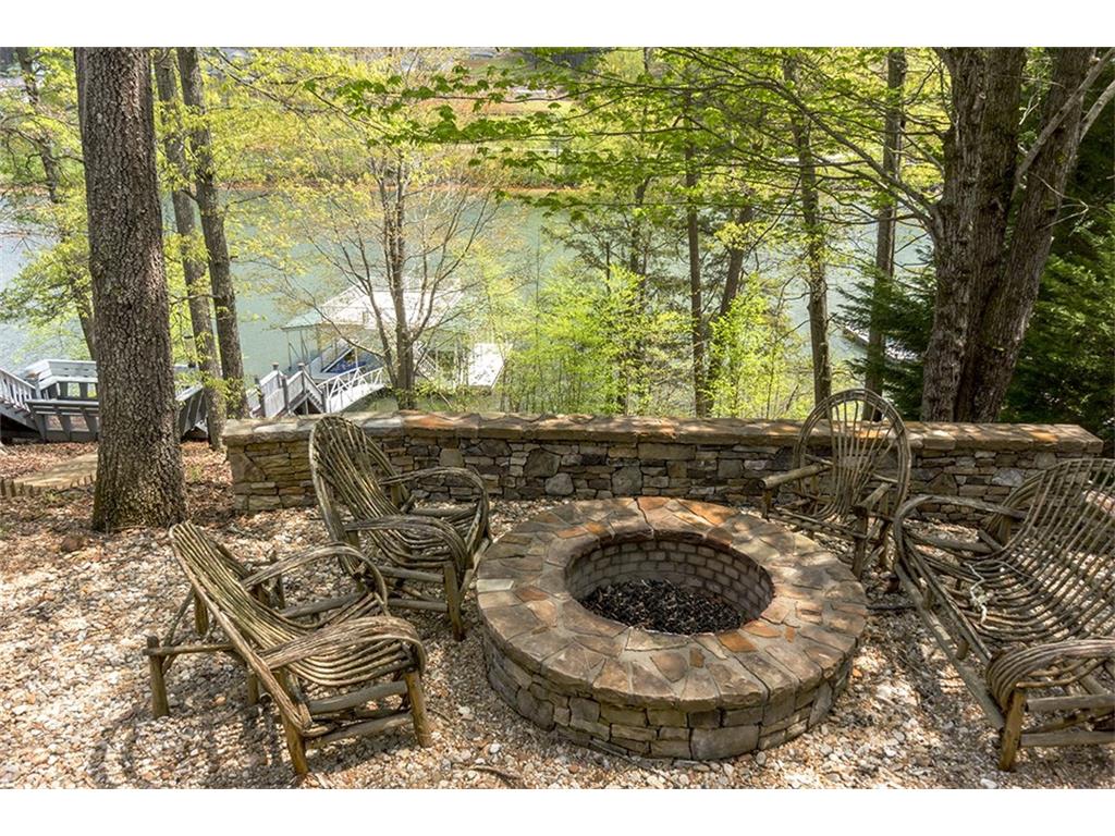 1672 Stonecrest Circle, Hiawassee, GA 30546