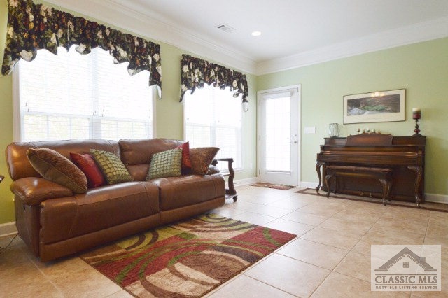 6654 Amherst Dr, Hoschton, GA 30548