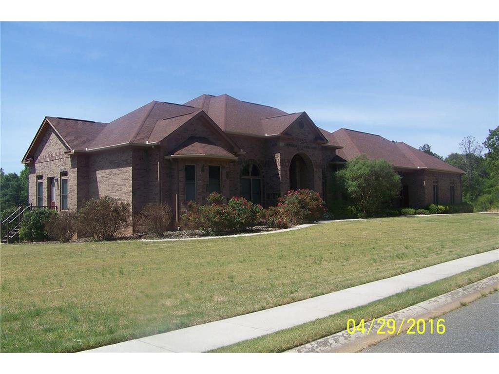 852 Champagne Lane, Hoschton, GA 30548