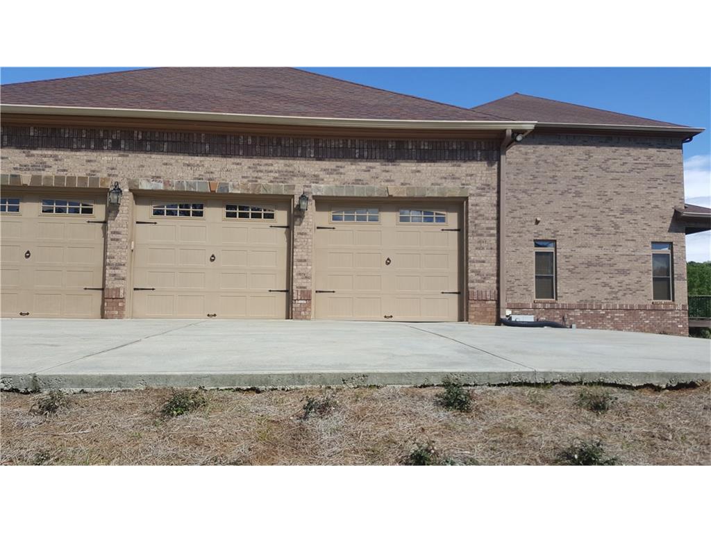 852 Champagne Lane, Hoschton, GA 30548