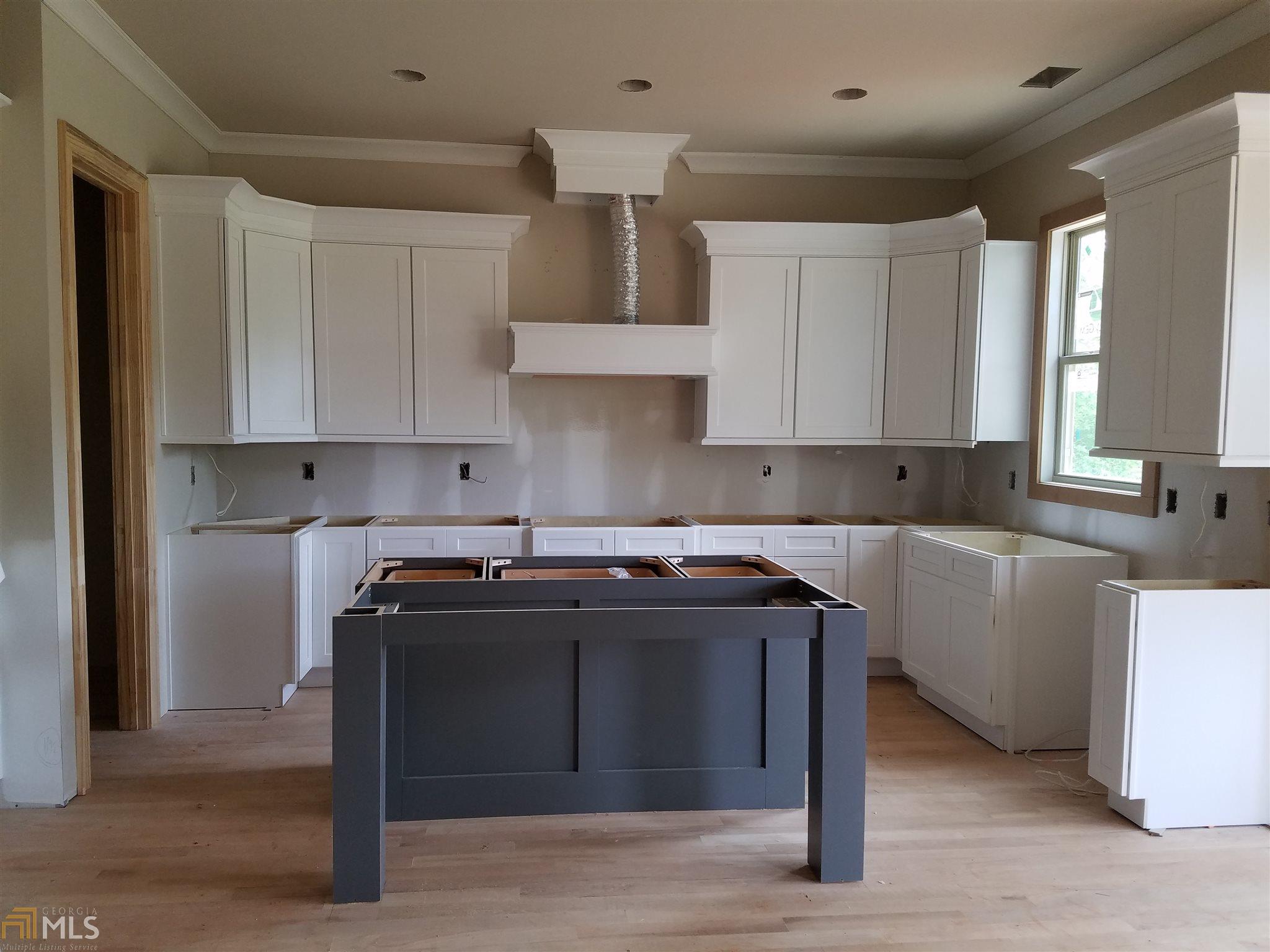 1957 Duncans Mill Ln, Jefferson, GA 30549