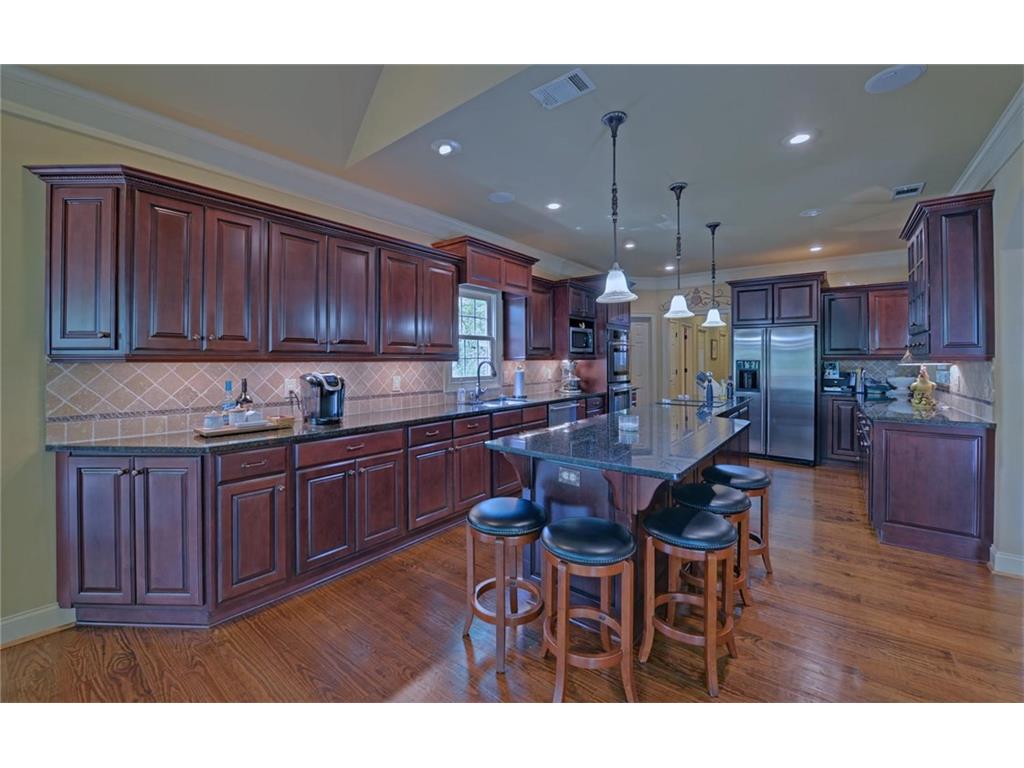 566 Capri Point, Lavonia, GA 30553