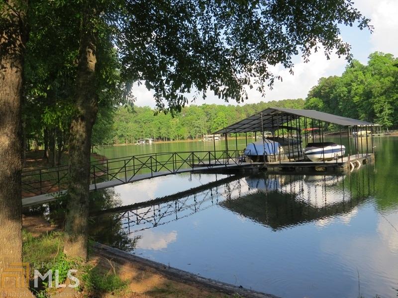 221 Mill Creek Cir, Martin, GA 30557