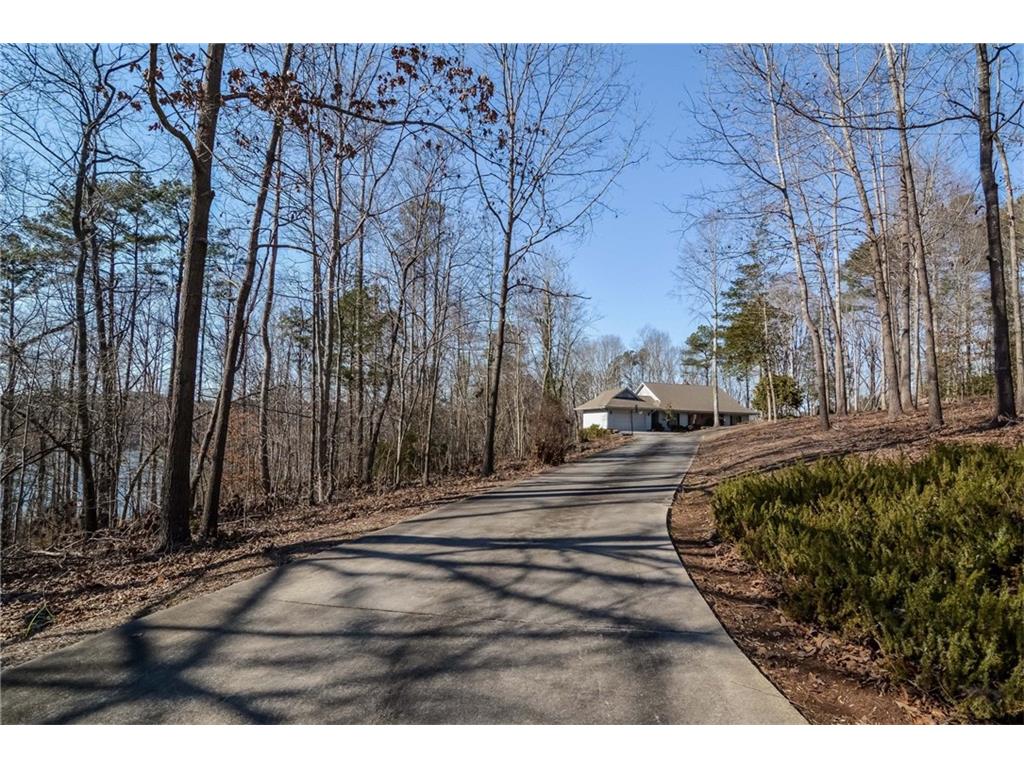 4401 Shellie Lane, Oakwood, GA 30566