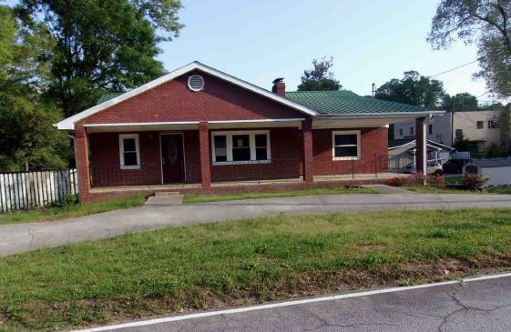 962 E Tugalo StToccoa, GA, 30577Stephens County