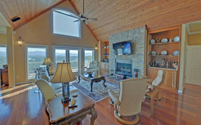 1236 CHATUGE MANOR DRIVE, Young Harris, GA 30582