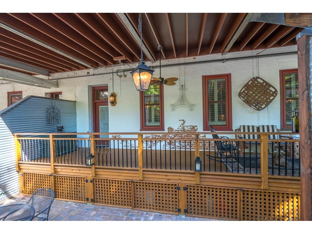 585 White Circle, Athens, GA 30605
