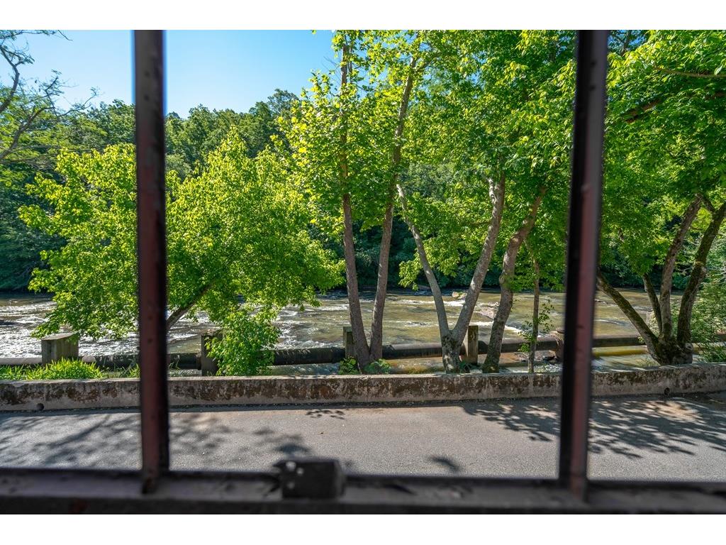 585 White Circle, Athens, GA 30605