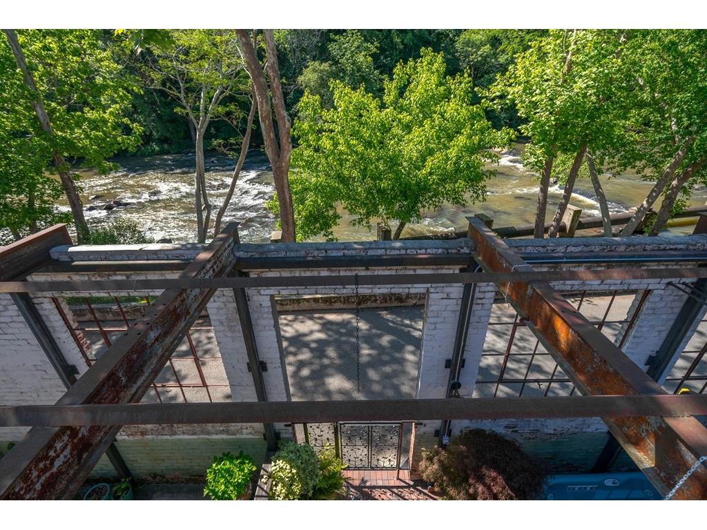 585 White Circle, Athens, GA 30605