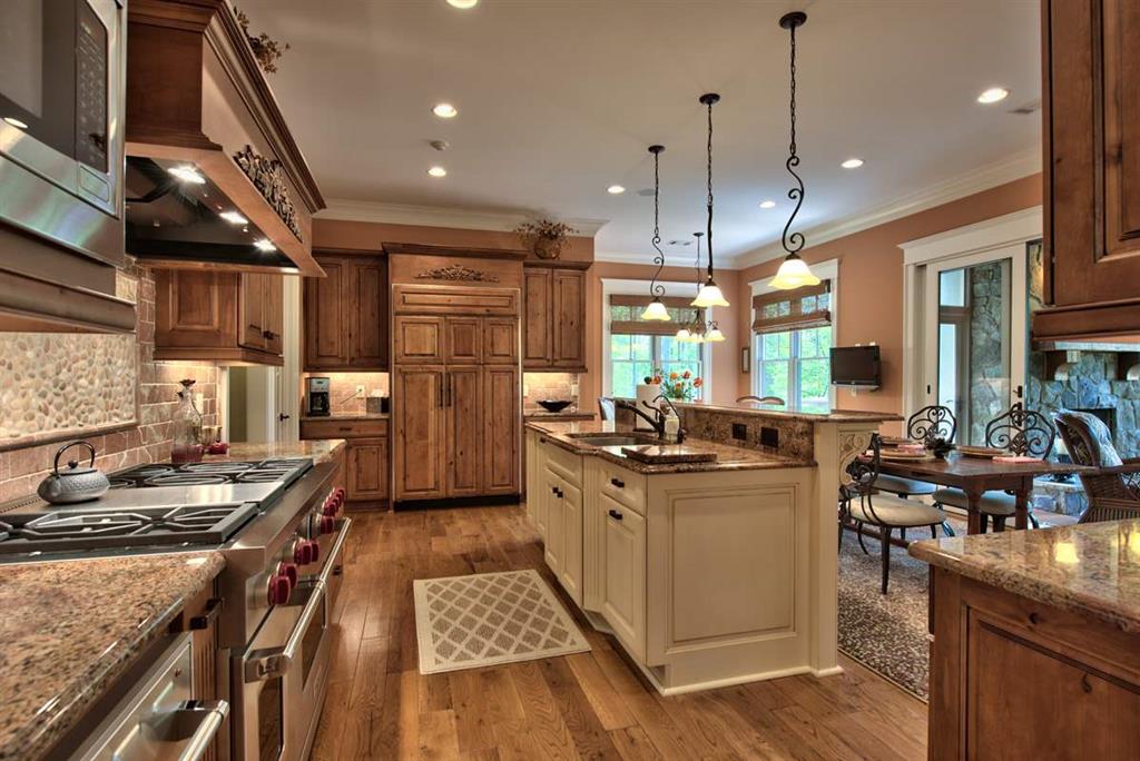 1060 HENRYS HILL, Greensboro, United States 30642