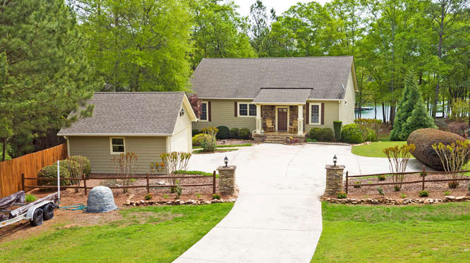 520 Lightwood Ln, Hartwell, GA 30643