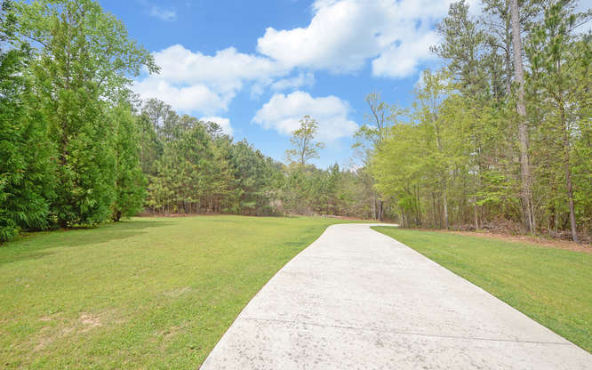520 Lightwood Ln, Hartwell, GA 30643