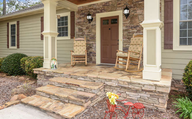 520 Lightwood Ln, Hartwell, GA 30643