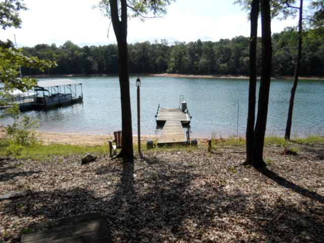 102 NorthLake Drive, Hartwell, GA 30643