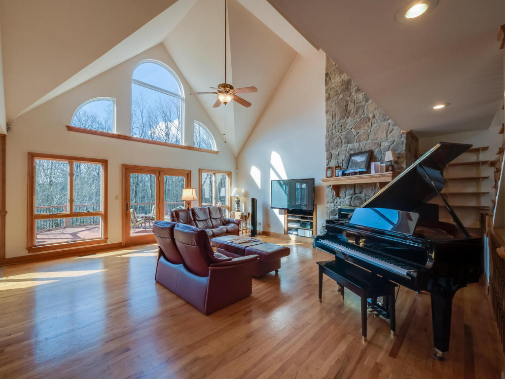 122 Pleasant Hill Rd, Lookout Mountain, GA 30750