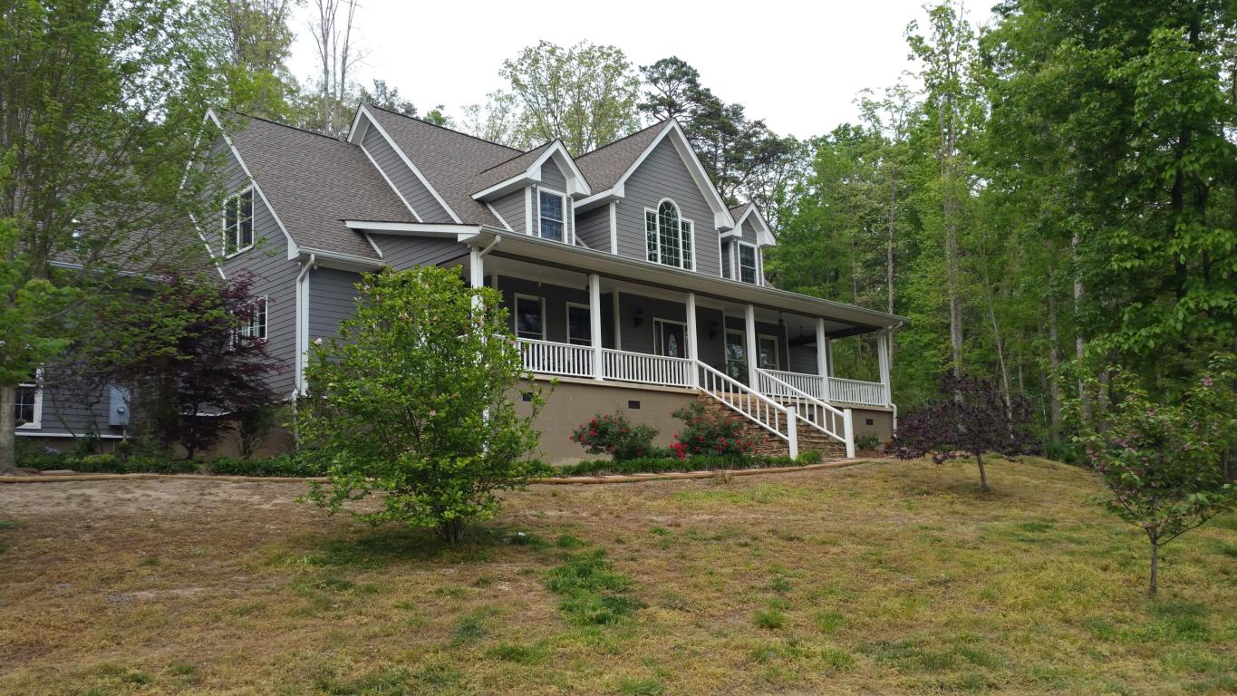819 Memorial Ln, Trenton, GA 30752