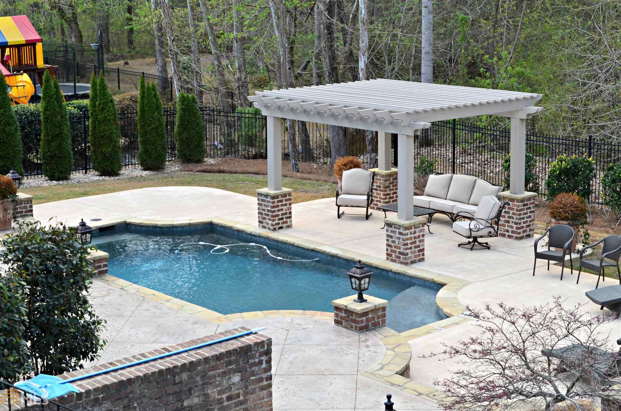 727 Waverly Pt, Macon, GA 31210