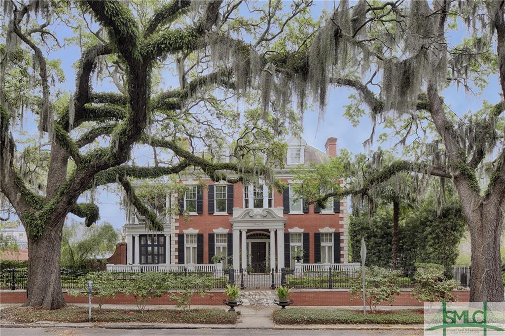 26 E Gaston Street, Savannah, GA 31401
