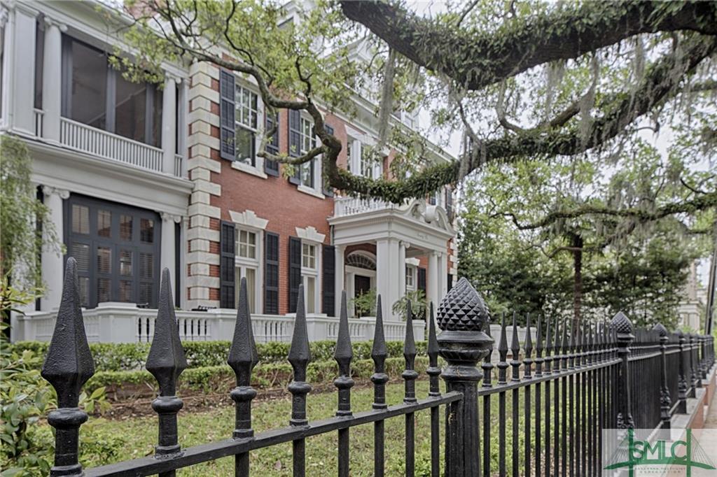 26 E Gaston Street, Savannah, GA 31401
