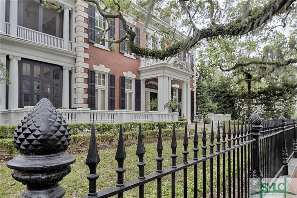 26 E Gaston Street, Savannah, GA 31401