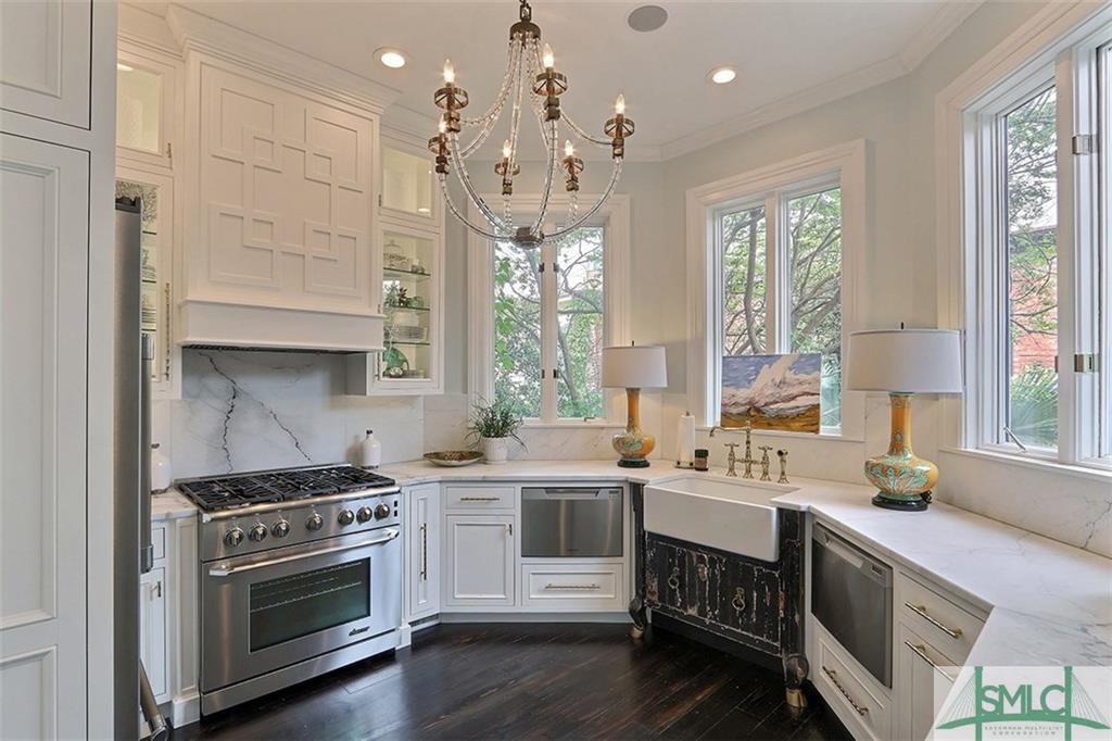 206 E Gaston Street, Savannah, GA 31401