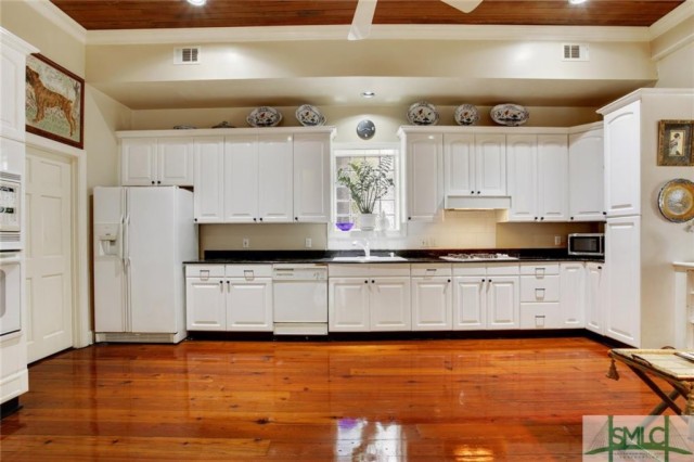 604 Barnard Street, Savannah, GA 31401