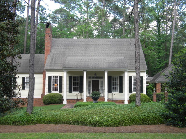 19 Cherokee Rd., Moultrie, GA 31768