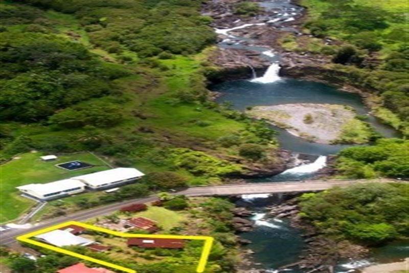 2126 Waianuenue Ave, Hilo, HI 96720