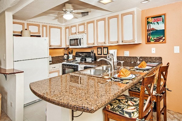 75-6082 ALII DR, KAILUA-KONA, HI 96740