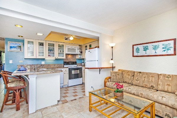 75-6082 ALII DR, KAILUA-KONA, HI 96740