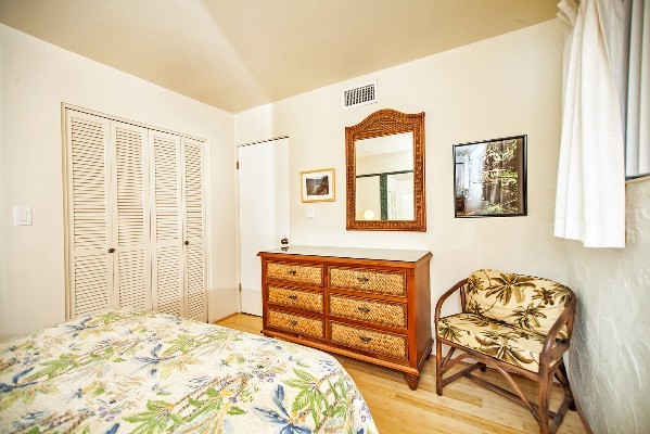 75-6082 ALII DR, KAILUA-KONA, HI 96740