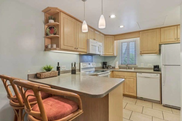 75-6040 ALII DR, KAILUA-KONA, HI 96740
