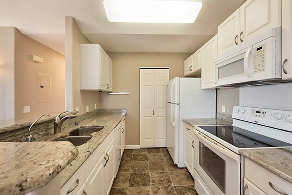 75-6081 ALII DR, KAILUA-KONA, HI 96740