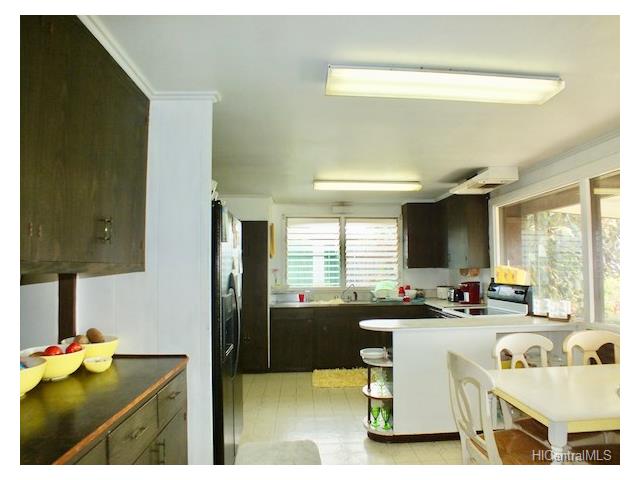 4523 Puuwai Road, Kalaheo, HI 96741